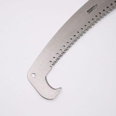 (30% DE DESCUENTO) Un árbol de sierra corta ramas en lo alto